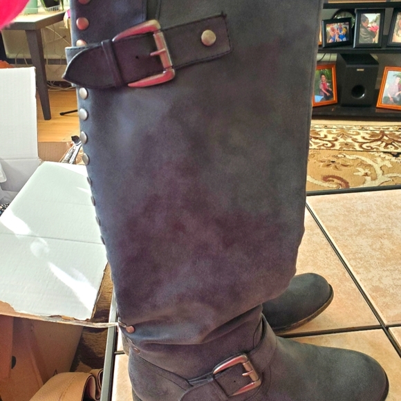 Fantastic tall boots - Picture 1 of 4